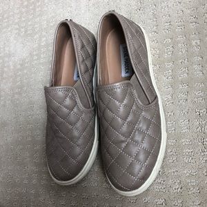 STEVE MADDEN  ECENTRCQ SLIP-ON SNEAKER size 7.5